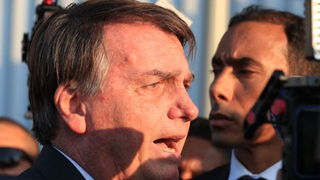 Bolsonaro tem alta hospitalar após passar por cirurgia no ombro